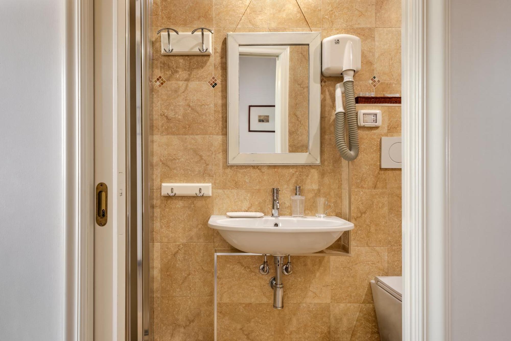 גאליפולי Palazzo De Tomasi B&B מראה חיצוני תמונה