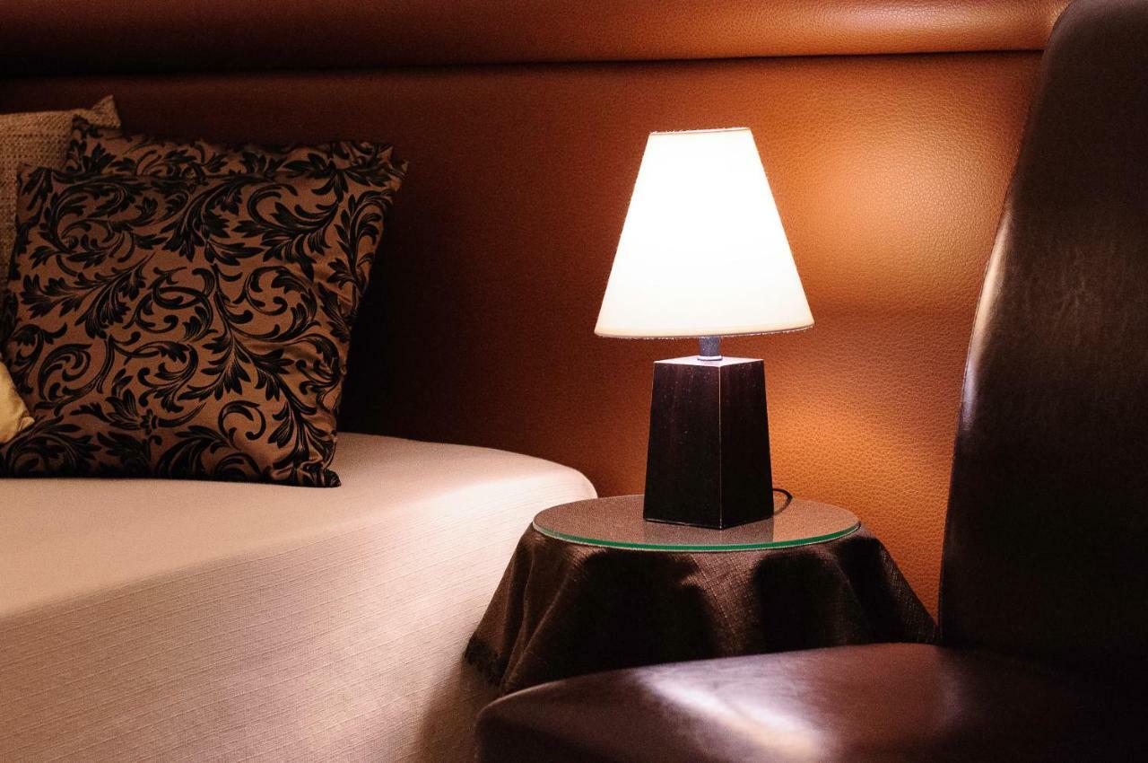 גאליפולי Palazzo De Tomasi B&B מראה חיצוני תמונה